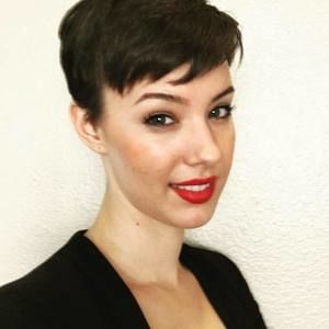 Meet your Posher, Elizabeth